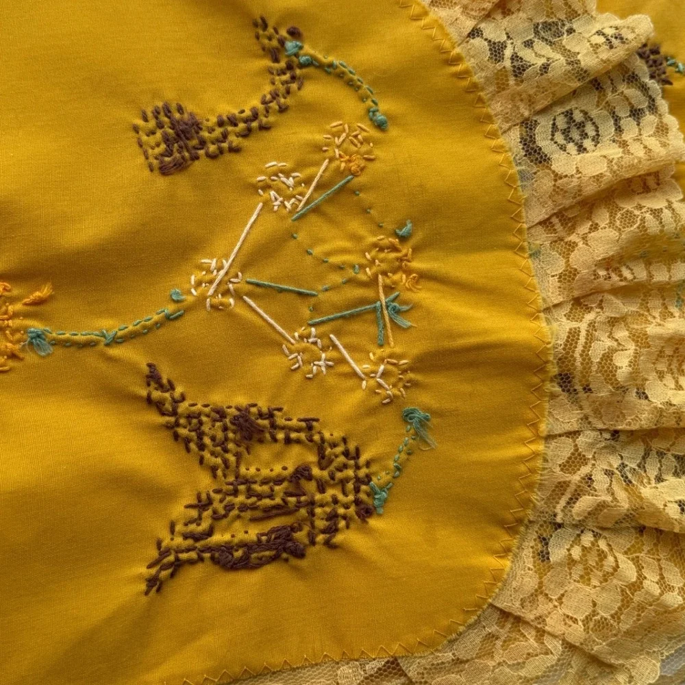 Vintage Yellow Embroidered Lace Trim Table Runner Floral Decor Oval 30 Inch